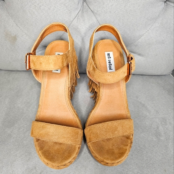 Suede Fringe wedges size 7.5 - Picture 4 of 4